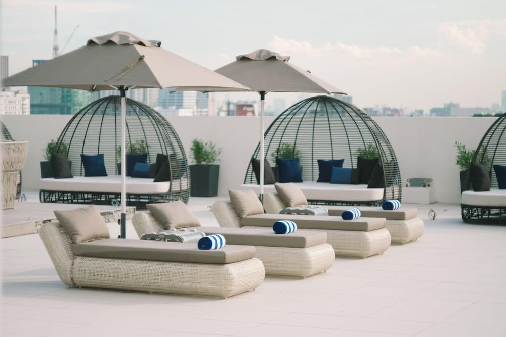 เซดา เวอร์ทิส นอร์ท – โรงแรมเอนกประสงค์ เกซอนซิตี้ ภายนอก รูปภาพ The rooftop pool at the hotel
