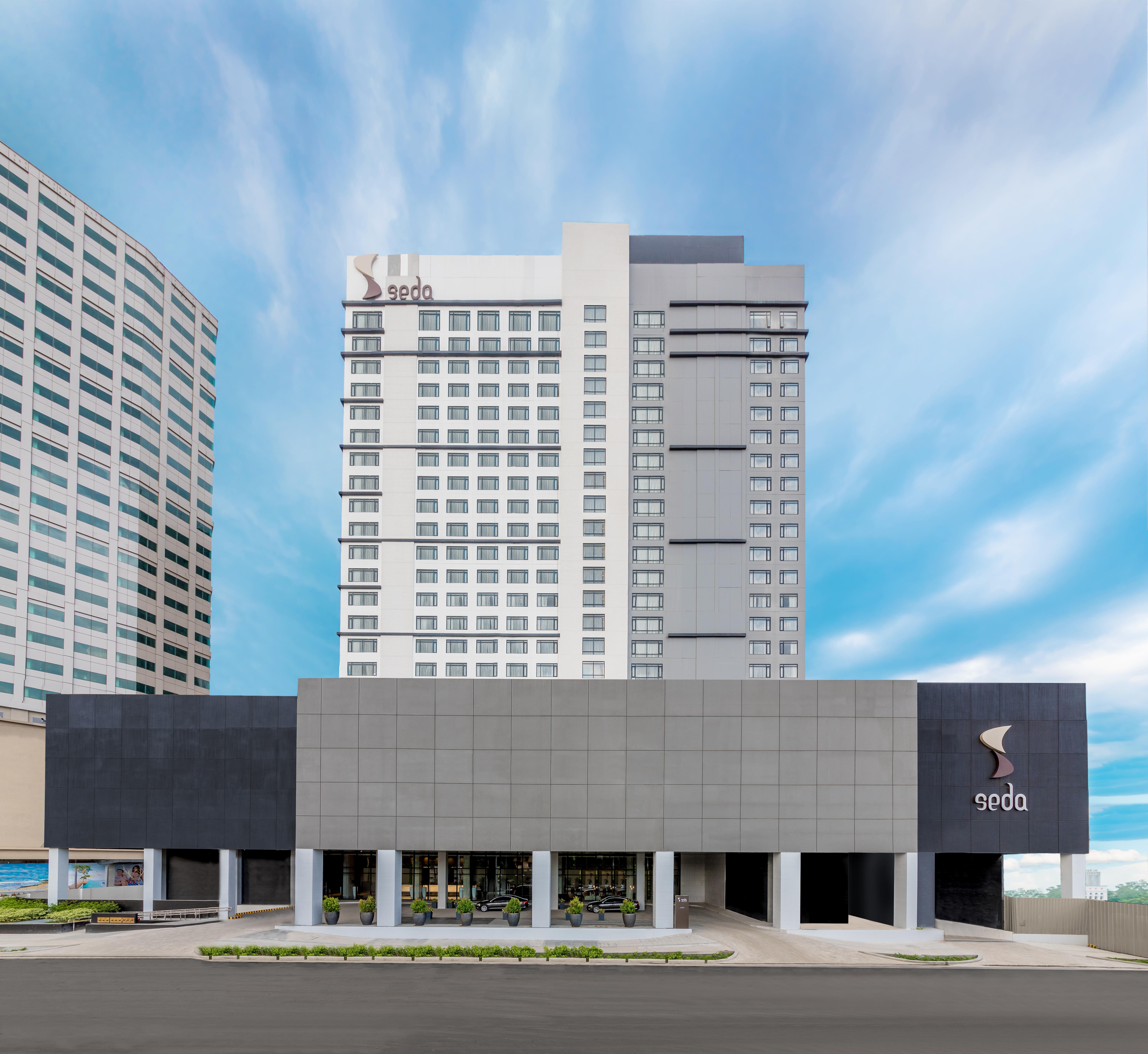 เซดา เวอร์ทิส นอร์ท – โรงแรมเอนกประสงค์ เกซอนซิตี้ ภายนอก รูปภาพ The Seda Hotel in Iloilo City