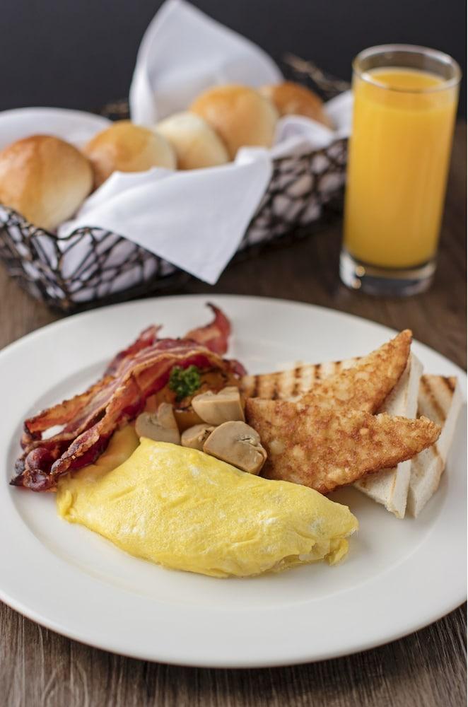 เซดา เวอร์ทิส นอร์ท – โรงแรมเอนกประสงค์ เกซอนซิตี้ ภายนอก รูปภาพ Bacon and eggs